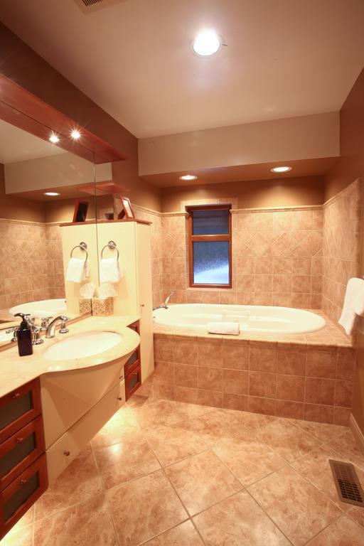 Whistler Alpine Chalet Retreat & Wellness Villa Oda fotoğraf